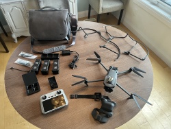 DJI Mavic 3 Fly More Combo and more Image