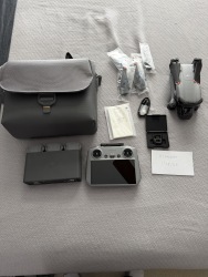 DJI Air 3 Fly more combo and wide angle lens Image