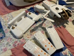 Anafi Ai with carrying case, control unit, 4 batteries, two charger units Image