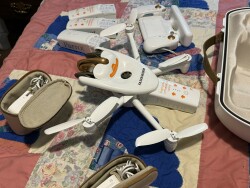 Anafi Ai with carrying case, control unit, 4 batteries, two charger units Image #2