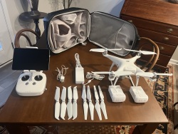 DJI PHANTOM 4 V2.0 LIKE NEW Image